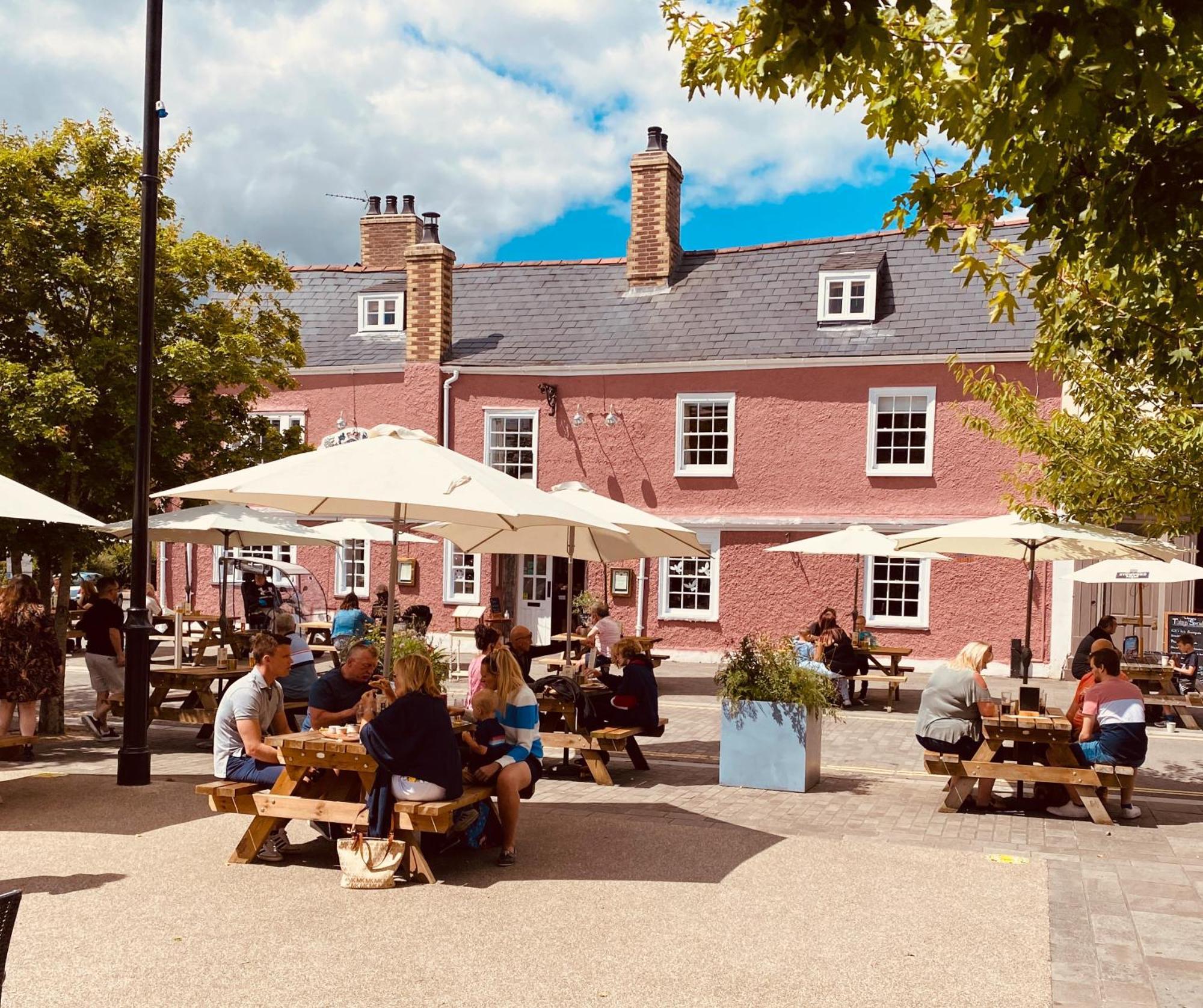 Kings Arms Hotel Abergavenny Dış mekan fotoğraf