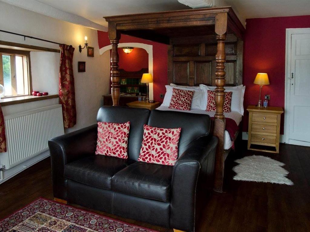 Kings Arms Hotel Abergavenny Dış mekan fotoğraf