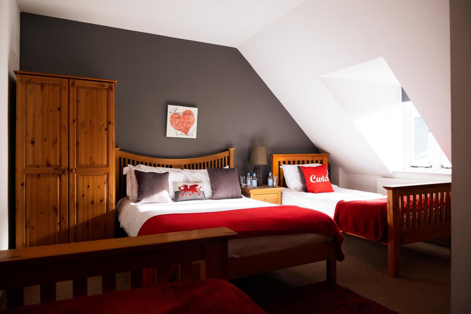 Kings Arms Hotel Abergavenny Dış mekan fotoğraf