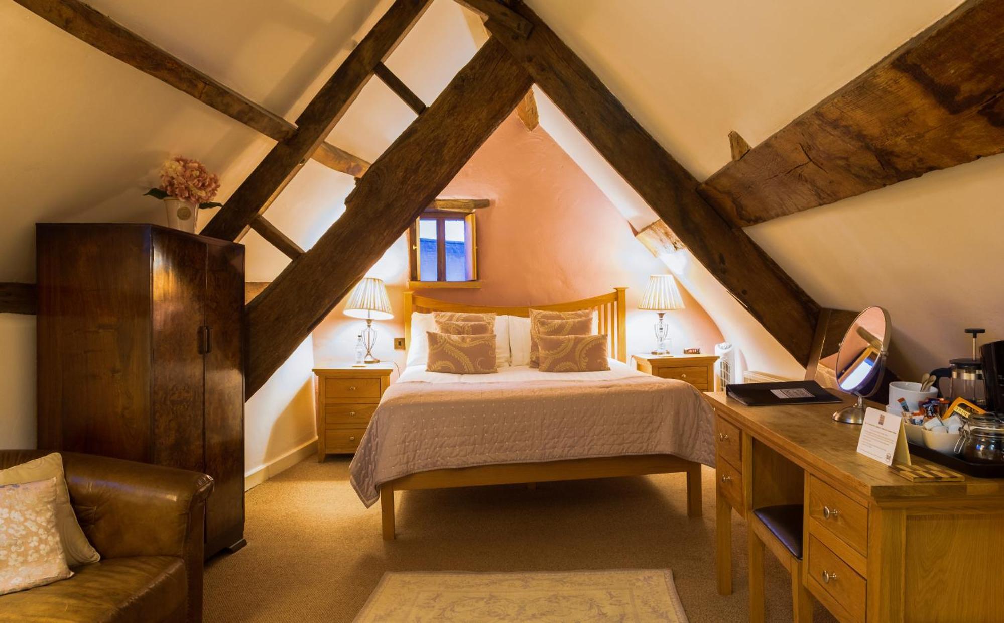 Kings Arms Hotel Abergavenny Dış mekan fotoğraf
