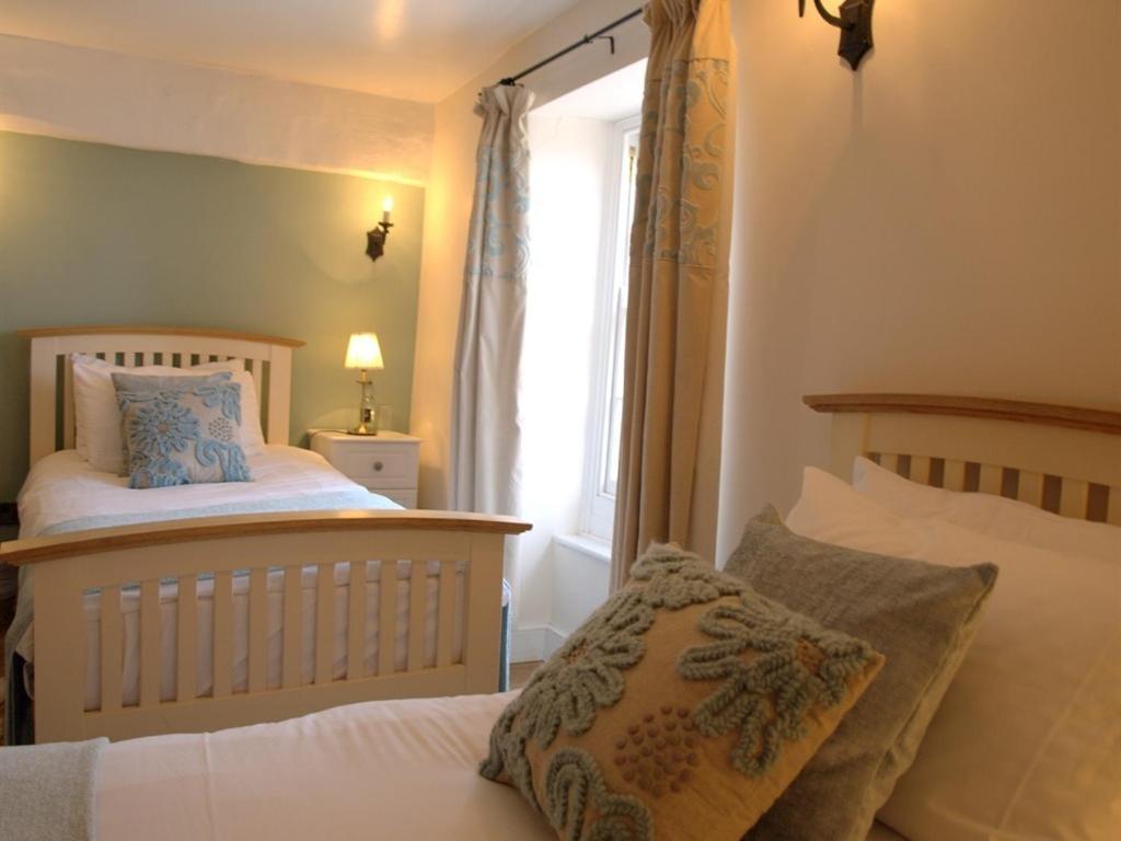 Kings Arms Hotel Abergavenny Oda fotoğraf