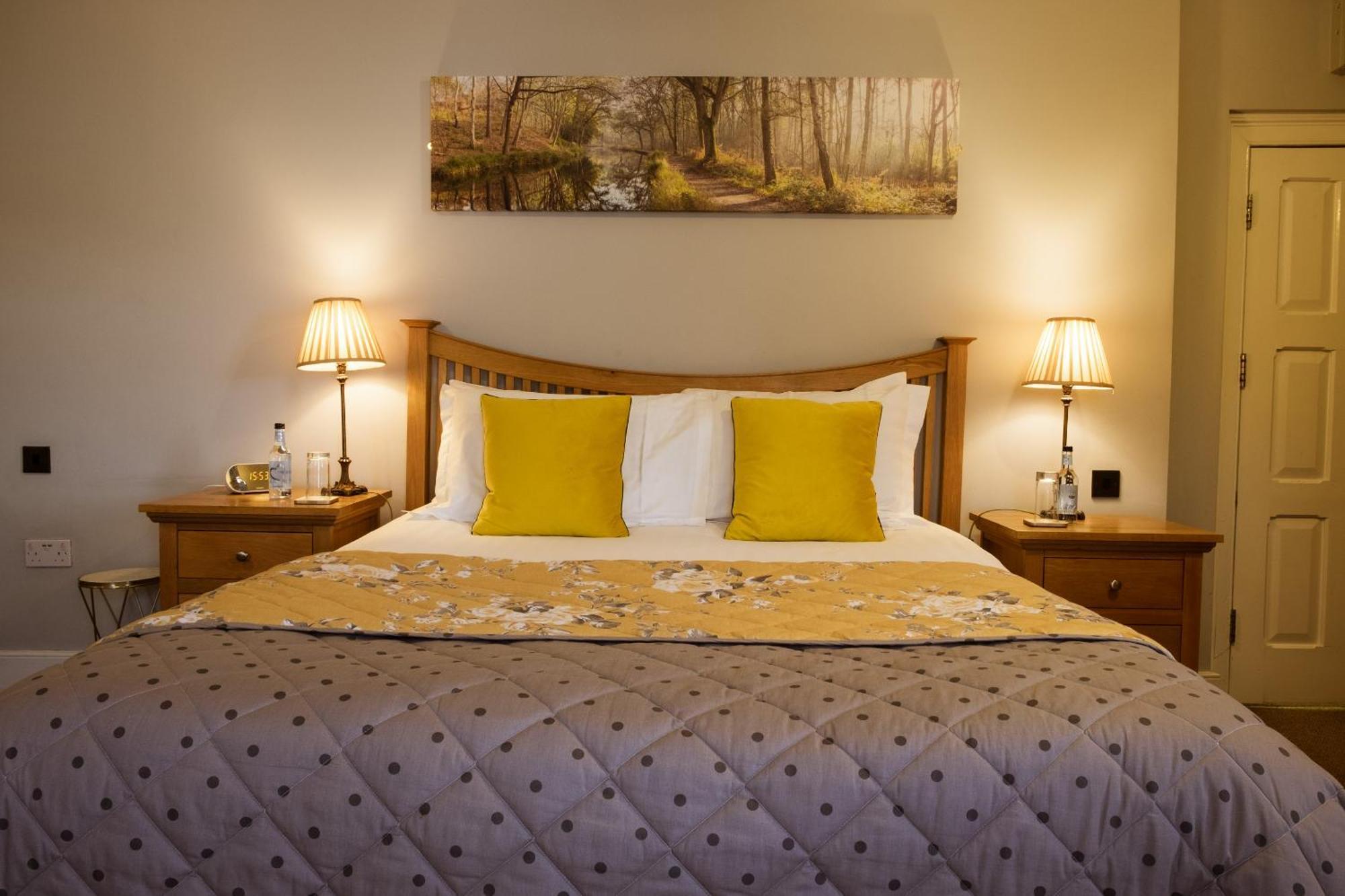 Kings Arms Hotel Abergavenny Dış mekan fotoğraf